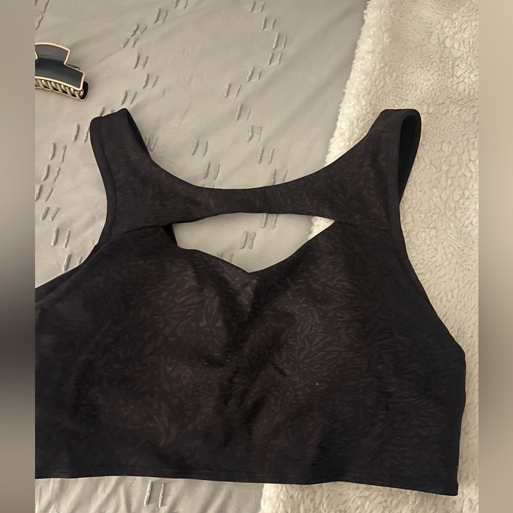 Lulu lemon high neck tank with built in bra very cropped. Size 6